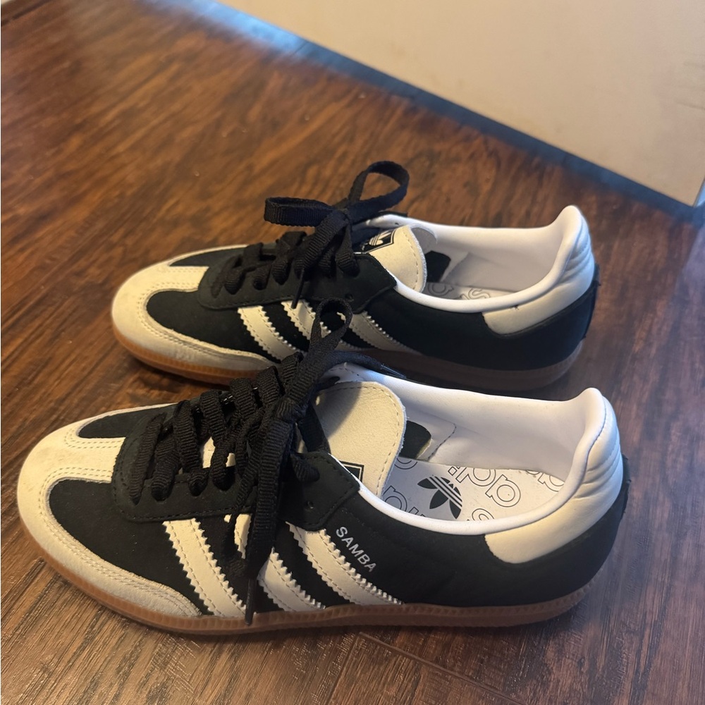 Brand new, never worn - adidas Black and White Classic Sneakers with Gum Sole